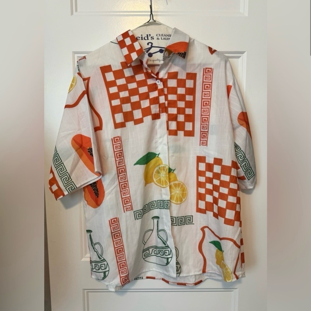 Petal & Pup Piccolo Print Button-Up Shirt
Size Medium Lemon Print Coastal